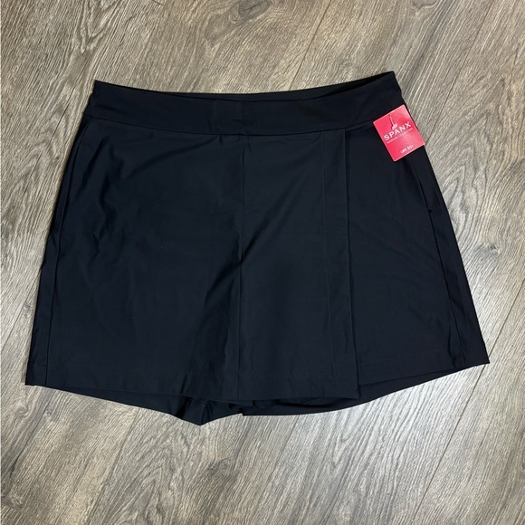 *NWT* SPANX Sunshine Skort - 6" Very Black - Picture 1 of 8